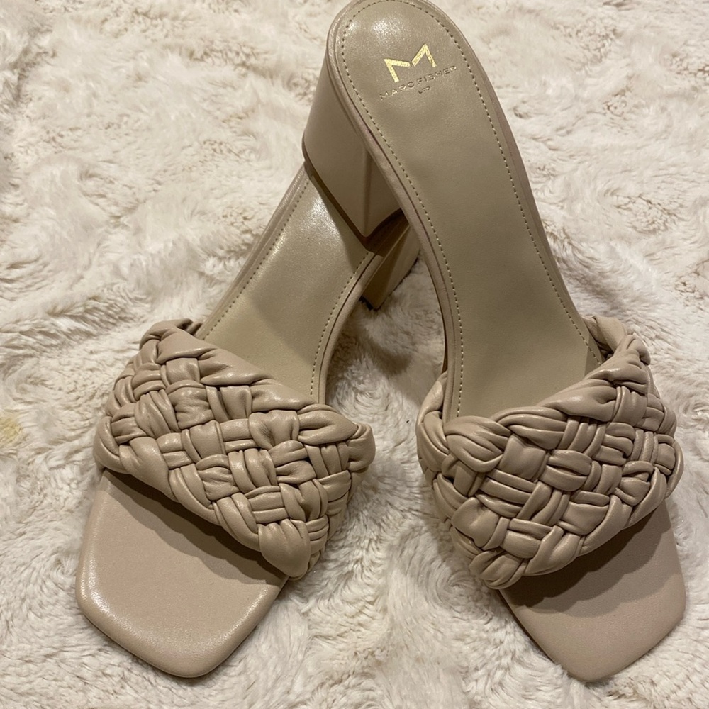 Marc Fisher MLNAHEA slide on sandals size 9.5